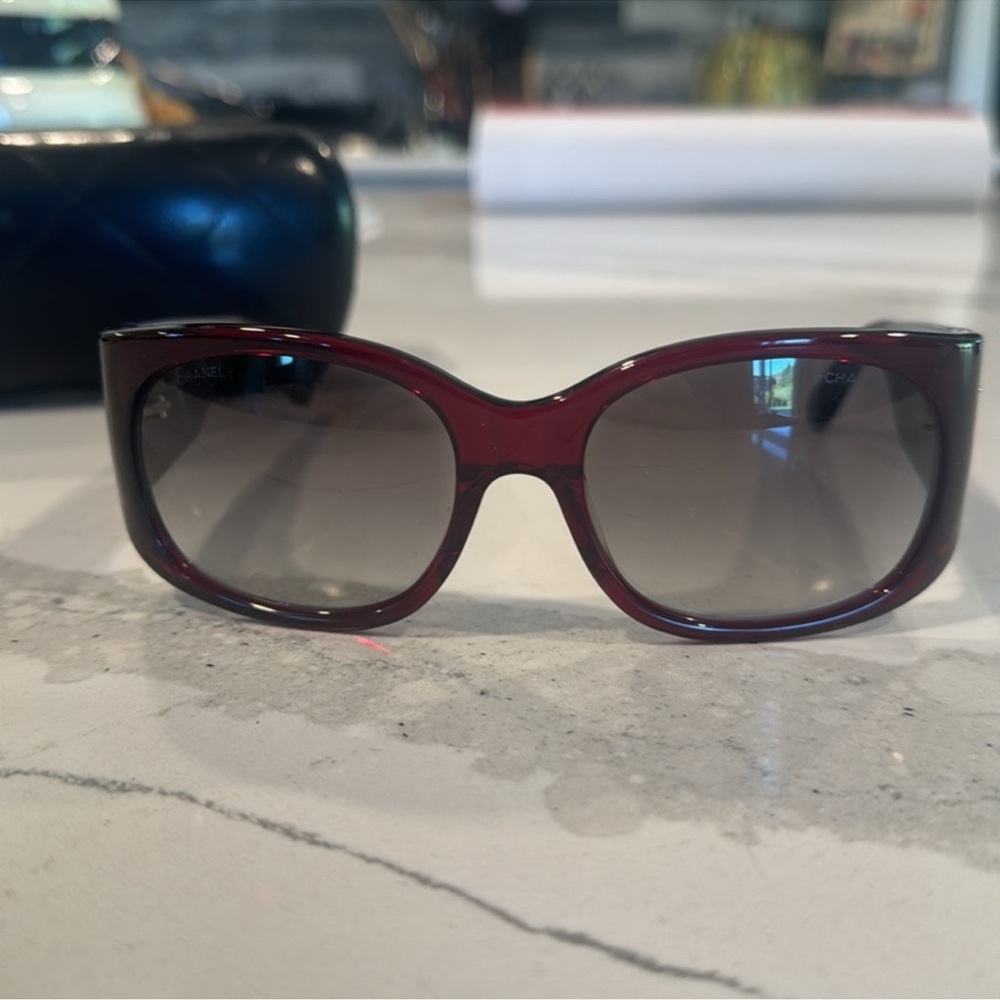 🍒CHANEL SWAROVSKI SUNGLASSES  WITH CRYSTAL - Picture 4 of 10